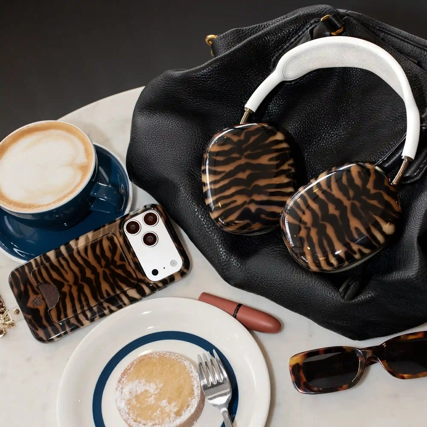 It Girl Tiger AirPod Max Case