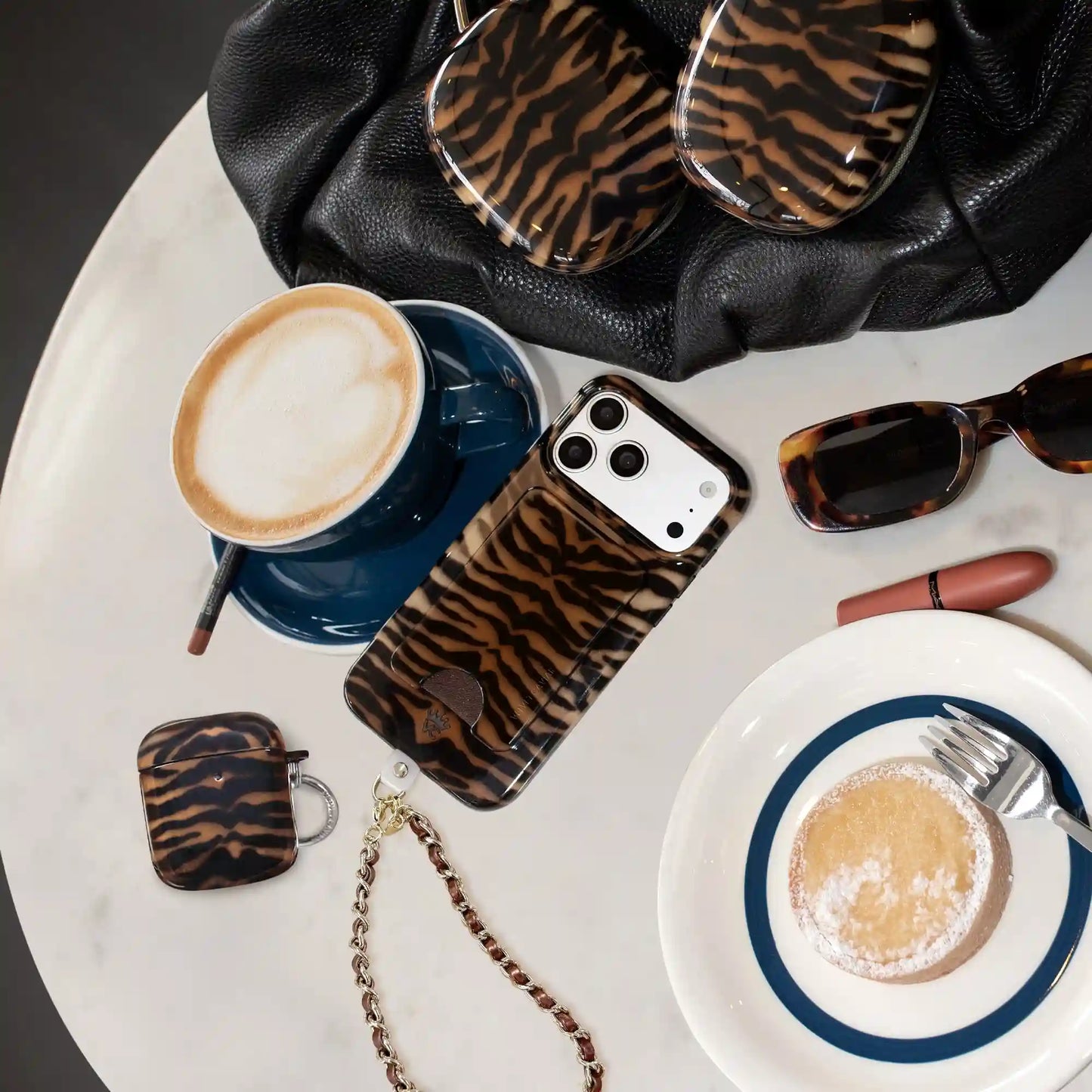 It Girl Tiger AirPod Case