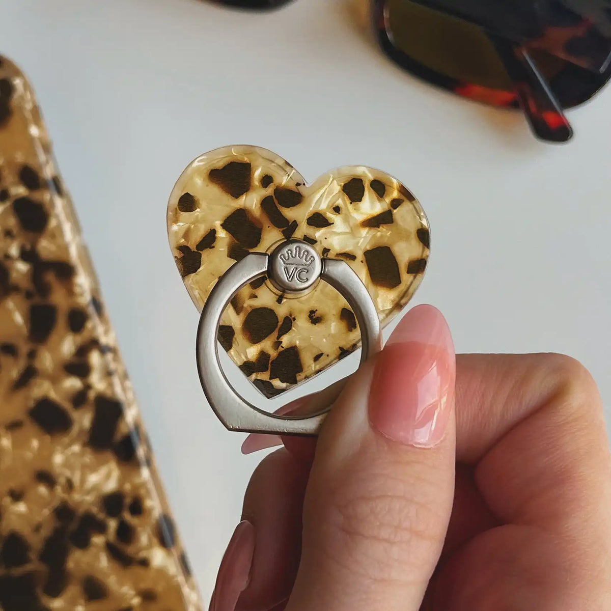 Blonde Tort Phone Ring